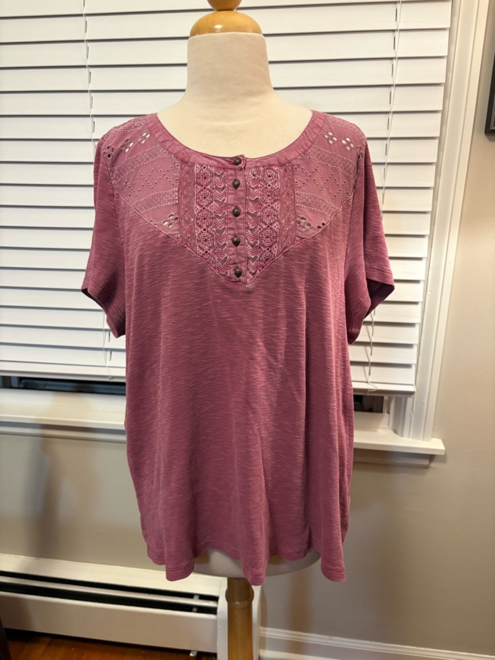 Lucky Brand Boho Eyelet Lace Henley Top XXL Pink Short Sleeve Soft Tee